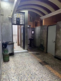 بيت للبيع • حي الحسين الحيانيه • ٥ غرف