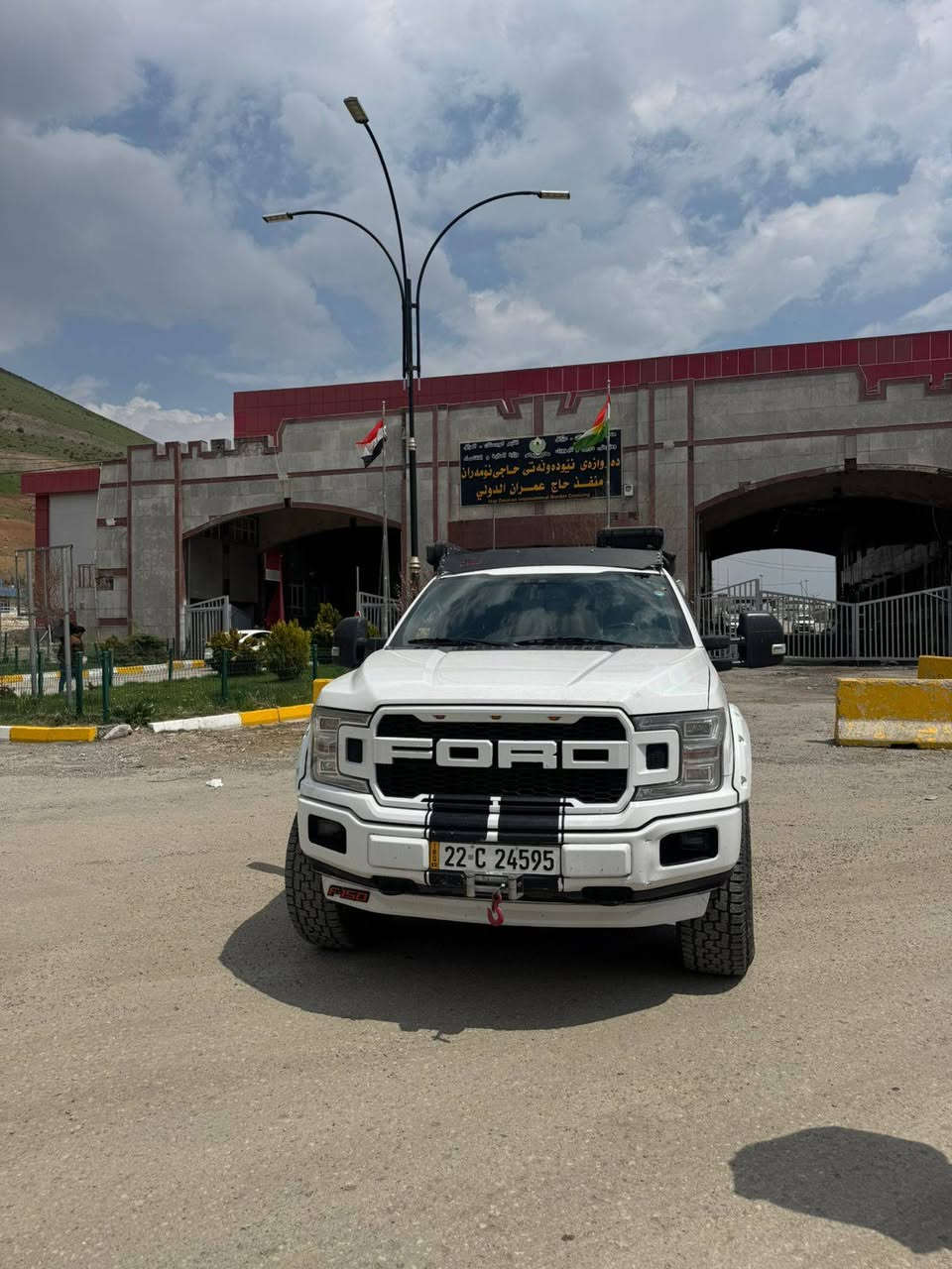 موديل 19 محدثه رابتر ماشية 160 الف قابل للزيادة السيارة
عليها كت امريكي اصلي
 كلين بدون حادث بيها راجز
 بارد فقط يجي ويكلب 
السعر 210وبيه مجال
بغداد الدورة ***********
