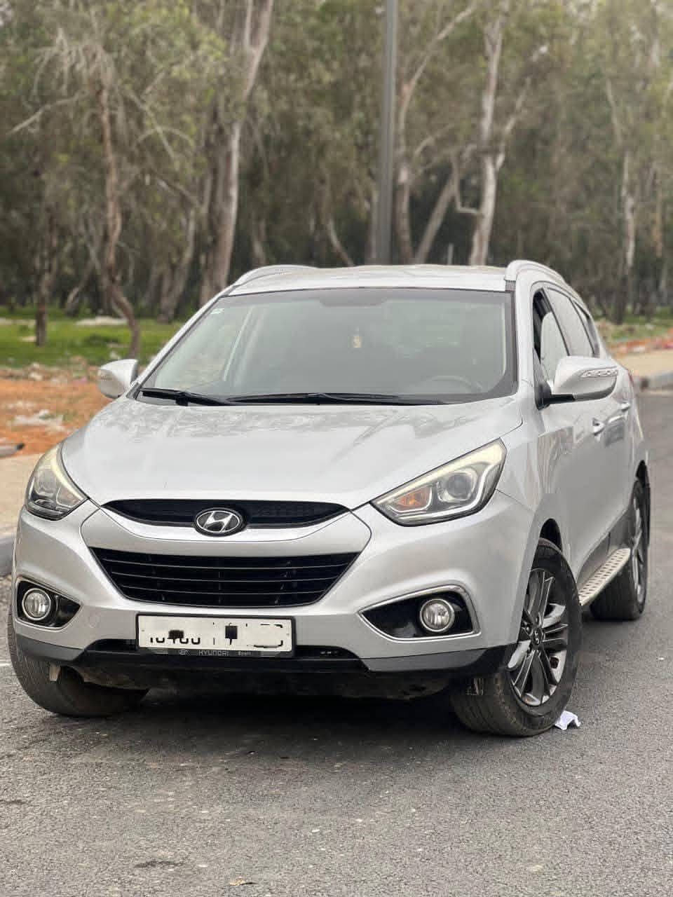 🚗 للبيع: Hyundai ix35 موديل 2015 🇲🇦
✔️ 6 خيل – ضريبة سنوية 750 درهم
✔️ Boîte manuelle / 6 vitesses
✔️ محرك اقتصادي وقوي فالاستهلاك
✔️ Clim Auto Dual
✔️ sièges chauffants
✔️ Bluetooth / USB / Radio
✔️ Radar de recul
✔️ جنوط ألمنيوم + Marchepieds
✔️ داخلية نقية وخارجية زوينة
✔️ سيارة مريحة فالمدينة والطريق والسفر
📌 الموديل: 2015
🛣️ كلمتراج 200 ألف 
📌 المدينة: القنيطرة
📌 السيارة نظيفة ومعتنى بها
📌 الأوراق كاملة وجاهزة للبيع
💰 الثمن مناسب 148000 درهم 
📞 للمهتمين المرجو التواصل فالخاص أو الهاتف
0️⃣6️⃣7️⃣7️⃣7️⃣5️⃣1️⃣2️⃣2️⃣2️⃣
#Hyundai #ix35 #Hyundai_ix35 #SUV #VoitureOccasion #AutoMaroc #VoitureÀVendre #Diesel #6CV #Manual #BoiteManuelle #القنيطرة #سيارات_المغرب #بيع_السيارات


**إذا كنت صاحب هذا الإعلان وتريد حذفه لأي سبب، رجاءا أرسل رسالة إلى الدعم الفني**