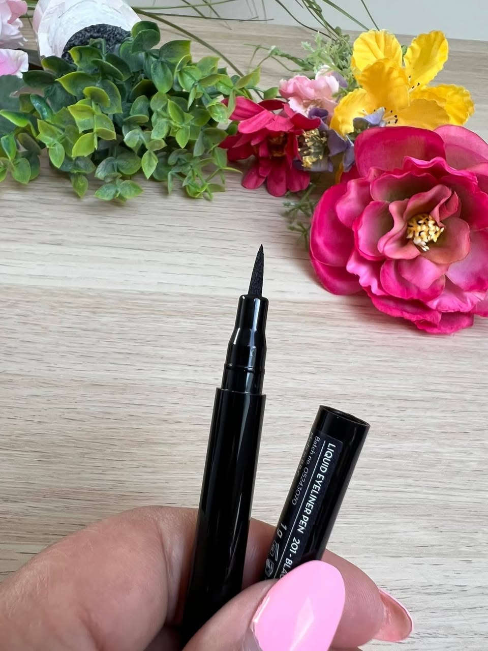 ميكب  
 من max
القطعة ٥ الف 
لاينر 
باليت ب٦ الف  يحتوي على ٨ الوان 
باليت ٤ الوان ٥ الف 
هايلايت 
برايمر. بالهاليورين اسيد 
برايمر. بالفيتامين c 

بلاشر يشتغل خد او شفايف


**إذا كنت صاحب هذا الإعلان وتريد حذفه لأي سبب، رجاءا أرسل رسالة إلى الدعم الفني**