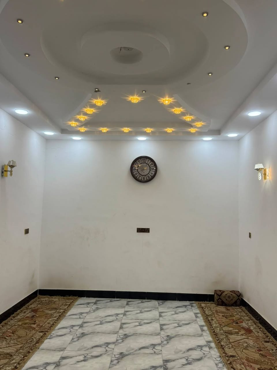البيع يبعد عن شارع نفط 75 متر فرع فران زيتون الاستفسار اتصال
***********   او ***********
