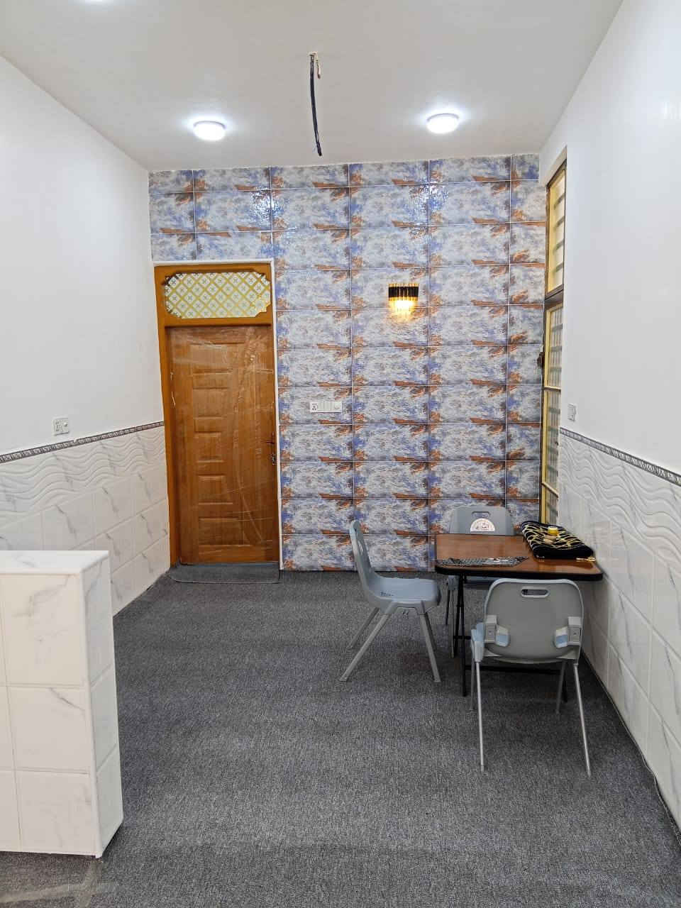 دار للبيع المساحه 50 متر شغل درجه اولا شوفت عينك 
بيت جديد وجاهز للسكن المكان ميسان قرب سكله الكرعاوي شارع الزوار البيت ينباع نقد السعر 21 وبي مجال استفسار 
*********** #الجميع
