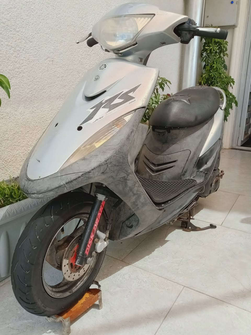 السلام عليكم
ماكس عدله نزول جديد رمبه رمبه رمبه 
كفرات ختم واحد 
دراجه كله ملاح من طول طول 
لايت عالي ناصي 
اشاير 
بريك خلفي امامي 
عداد بانزين وكيج سرعه كله شغال 
كابريتر اصلي وسلف اصلي كله بلاد غراضه 
تخم تاير بيها بلادي ياباني ناصي 
قفل جنطه 
قفل ستيرن 
الله وكيلك رمبه براغي صالنصه ملاعبين بيهن كله بلاد 
أوراقه كامله.عقد معرض من نزلت بل عافيه عل يأخذه جديده ماكو أخته نكره كل وقت 

مكانه الدوره ابو دشير ✅ 
السعر 950 مجال بسيط 
***********
