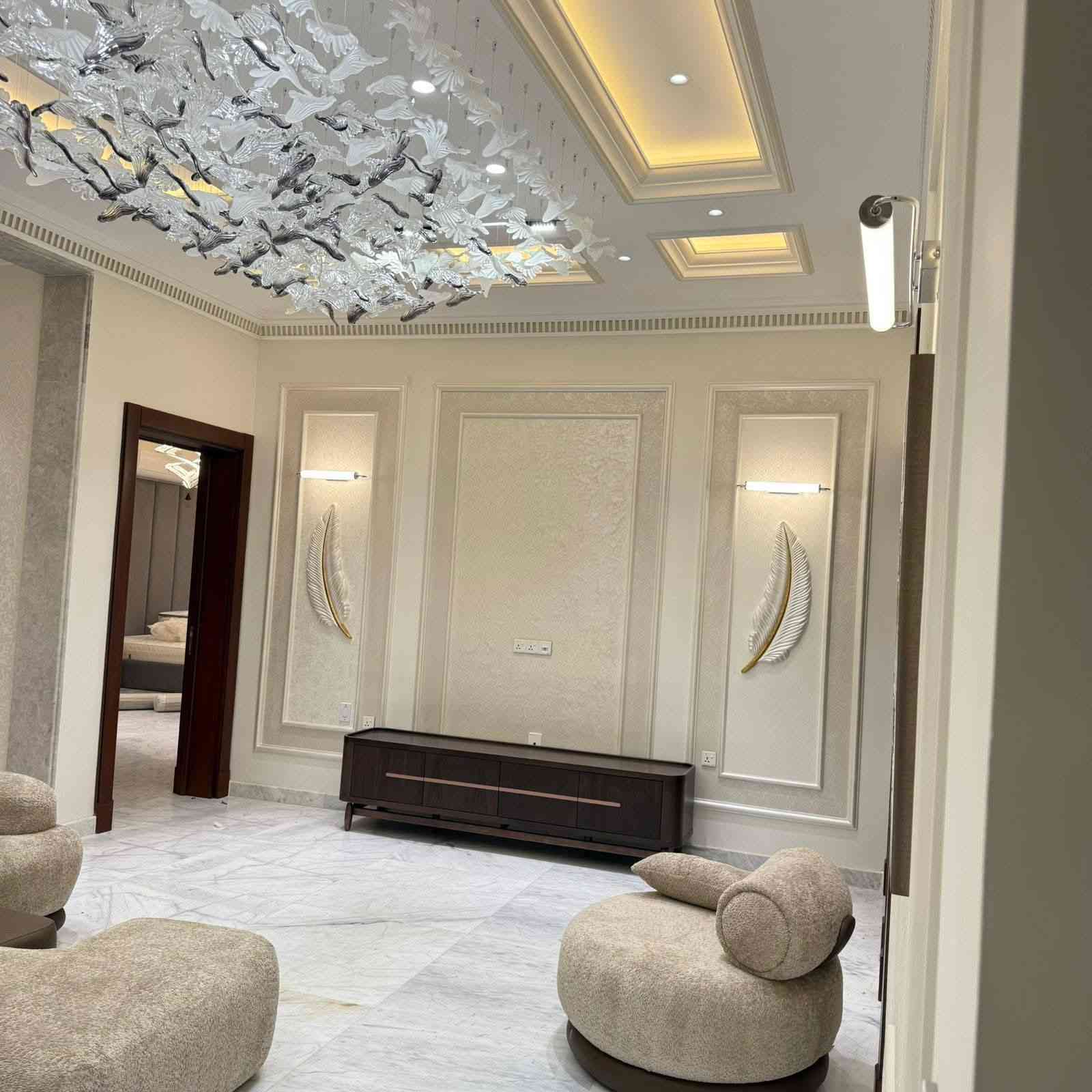 "الديكورات المنزلية هي لمسة الجمال التي تحول كل زاوية في بيتك إلى مساحة تنبض بالراحة والأناقة. اختياراتك تروي قصة ذوقك، فاجعلها تعكس شخصيتك وتمنحك جوًا من السكينة والتميز."
للاتصال والاستفسار مراسله الصفحه او الاتصال ع الرقم التالي :
***********
***********

#ديكورات_داخليه #منازل #أصباغ #هندسة_معمارية #ديكور
