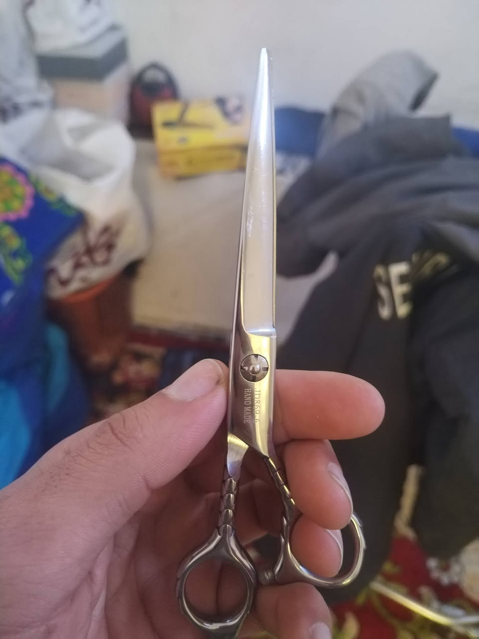 سلام عليكم جهاز شمع كبير جديده مستخدم بس مره وحده هو الشمع مالته العودان كامل ١٨ الف +. جلايه دبليو مارك الغنيه عن التعريف مستخدمه قليل ٢٥ +. مقص جكور الاماني الأصلي نضيف كلش ١٥ الف مكاني ابو غريب


**إذا كنت صاحب هذا الإعلان وتريد حذفه لأي سبب، رجاءا أرسل رسالة إلى الدعم الفني**