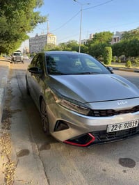 kia فورتي gt  موديل 2023 محرك 1.6 تيربو   مواصفاتها فول  حساسات  كأمره...