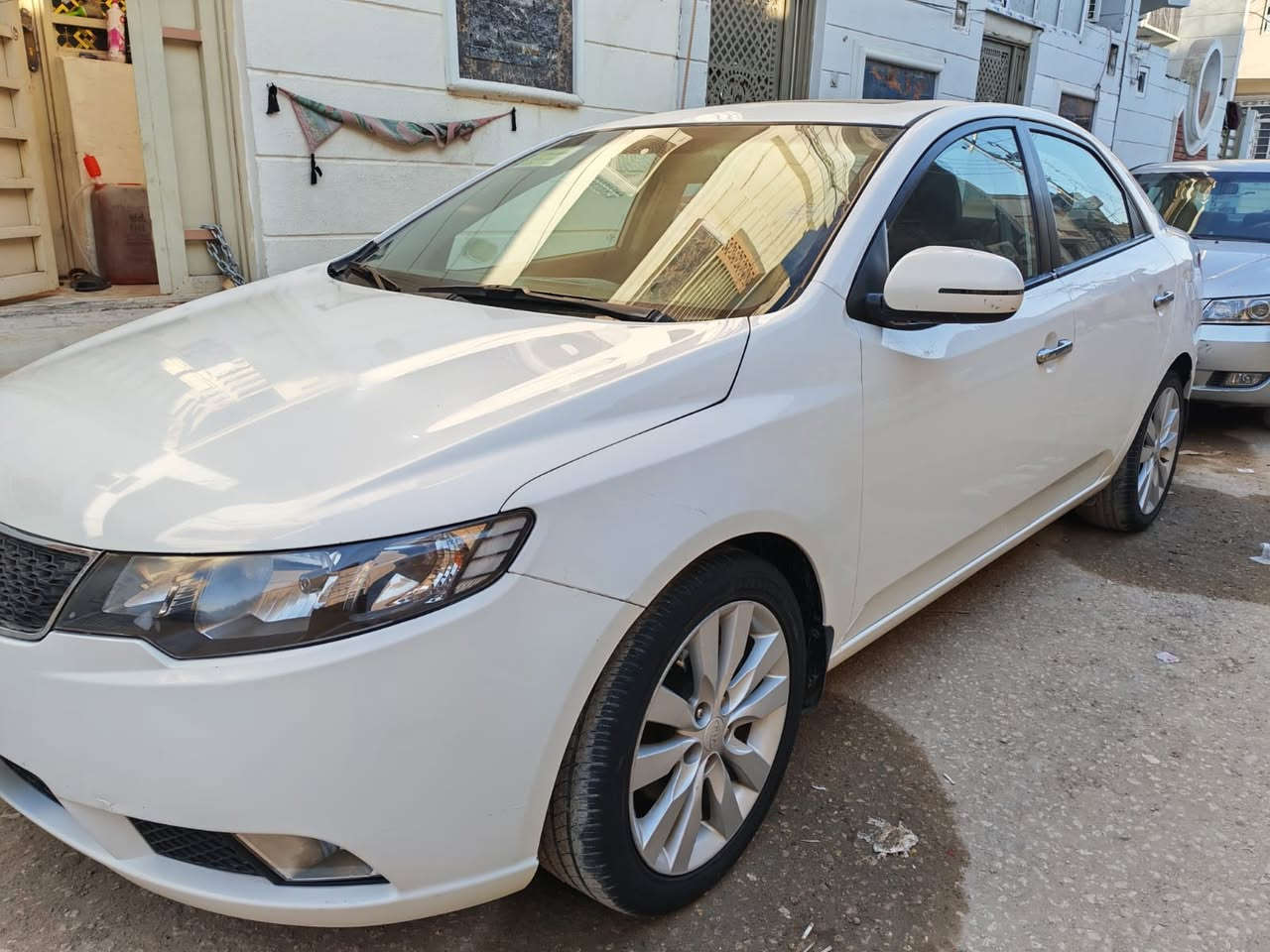 السلام عليكم كيا سيراتو 2011 خليجي فول مواصفات محرك 1600 دوش المرغوب
فتحة سقف
مراية شفط
شفتات كير بلستيرن
تحكم مقود جهتين
اشاير بلمراية
ويل كب 17 رياضي
حساس خلفي
تبريد لمس بيانو
يدات نيكل
محرك وكير وحدادية وتخم تاير وتبريد كلة جديد وجاهز خير من الله ما ناقصهة اي شي
رقم اربيل سنوية نافذة وبأسمي تريد تحويل تريد وكاله مكان السيارة كربلاء 
بيهة شوية صبغ بخشم البنيد بدون اي ضربة اثر نكراش
وبارد بلباب الخلفي موضح كلة بلسونر 
السعر 109 وبيهة شوية مجال 
للاستفسار ***********
