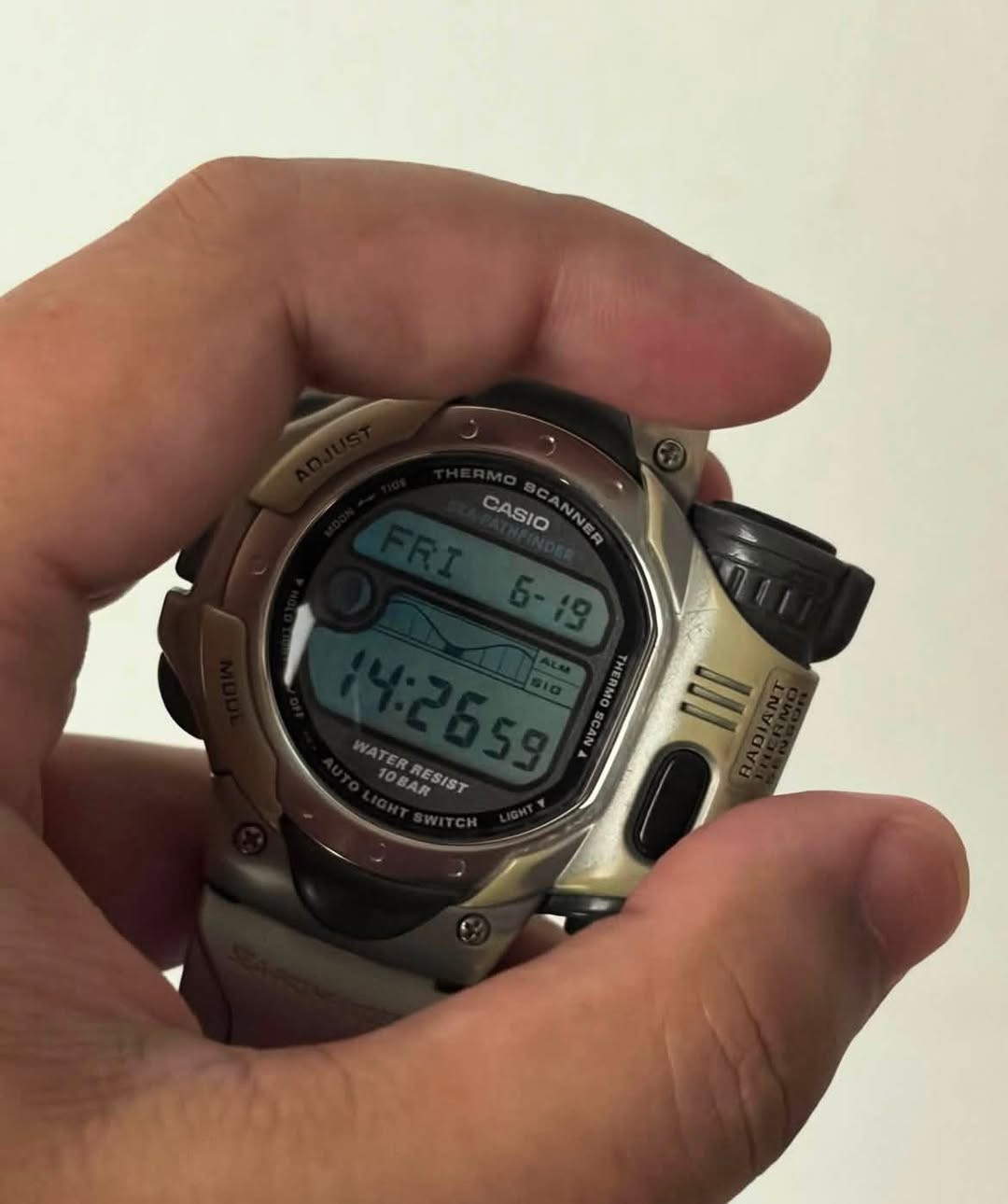 كاسيو الكتروني casio
اناره 

سير حديد قفل حديد

كلهة شغاله

موحود توصيل 

حجز خاص 

سعر 150


**إذا كنت صاحب هذا الإعلان وتريد حذفه لأي سبب، رجاءا أرسل رسالة إلى الدعم الفني**