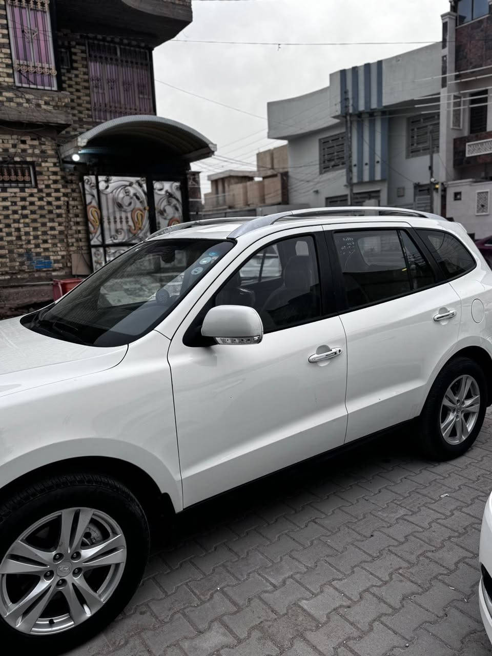 سنتافي 2011
فول مواصفات 3 بصمات كشن كهربائي فتحه 7راكب كفاله من الصبغ ماشيه  400 مكينه 4سلندر رقم اربيل الماني سنويه بعدها ماصاقطه 
السعر147وبيها مجال بصيط 
***********
