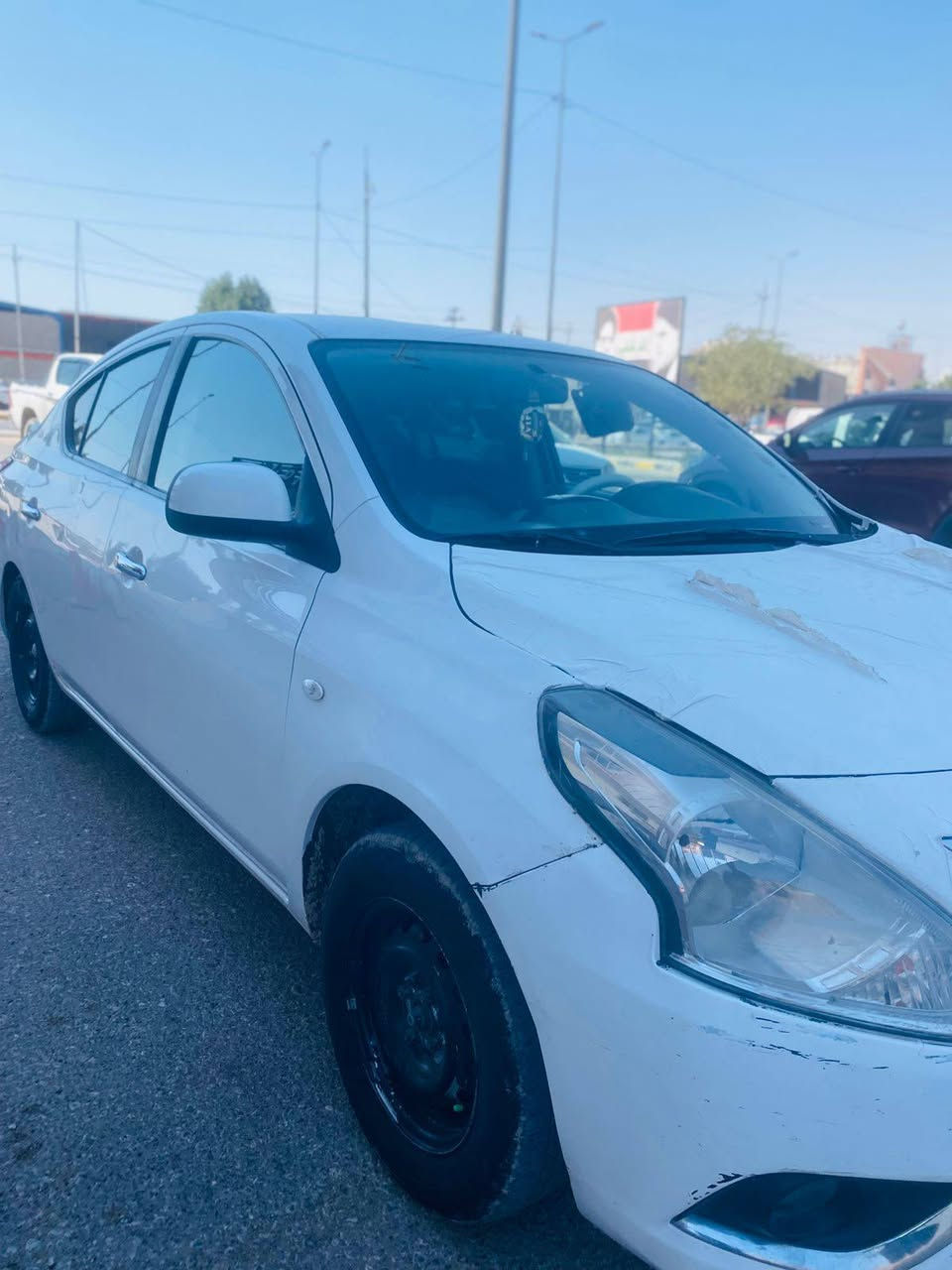 سلام وعليكم سياره للبيع نيسان صني موديل 2020سياره جديده تبريد حداديه سياره كفاله من صبغ وتبديل المكان نحف السعر 105😍رقم***********
