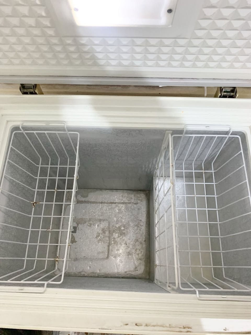 مجمدة ماركة تكمة للبيع مستعمله نضيف حجم 8 قدم عنوان بغداد السعر: 120 الف للاستفسار ***********
