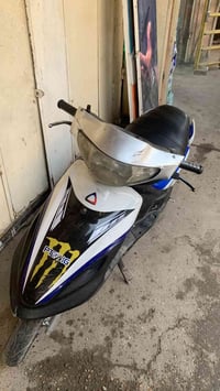 ماكس قجمه للبيع شغاله سعر 200الف بيه مجال حك الجيه مكان بغداد رقم 0772...