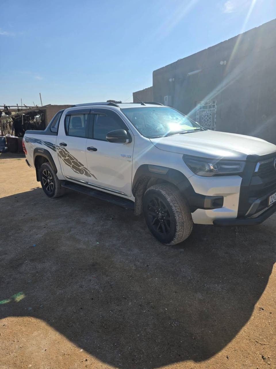 بيكم هايلوكس للبيع مكفوله كفاله عامه موديل 2021ماشيه 87رقم اربيل انكليزي اسعر 355وبيه مجال قليل اتواصل والاستفسار على هاذه ارقم *********** اتصل وبيك خير ودلل
