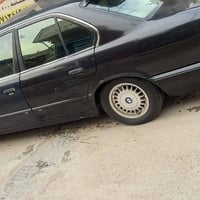 عندي هاي بي ام مديل ٨٩ اصلي لحجم ٥٢٥ مفتوح رعيه متوفي ومستمسكاته كله م...