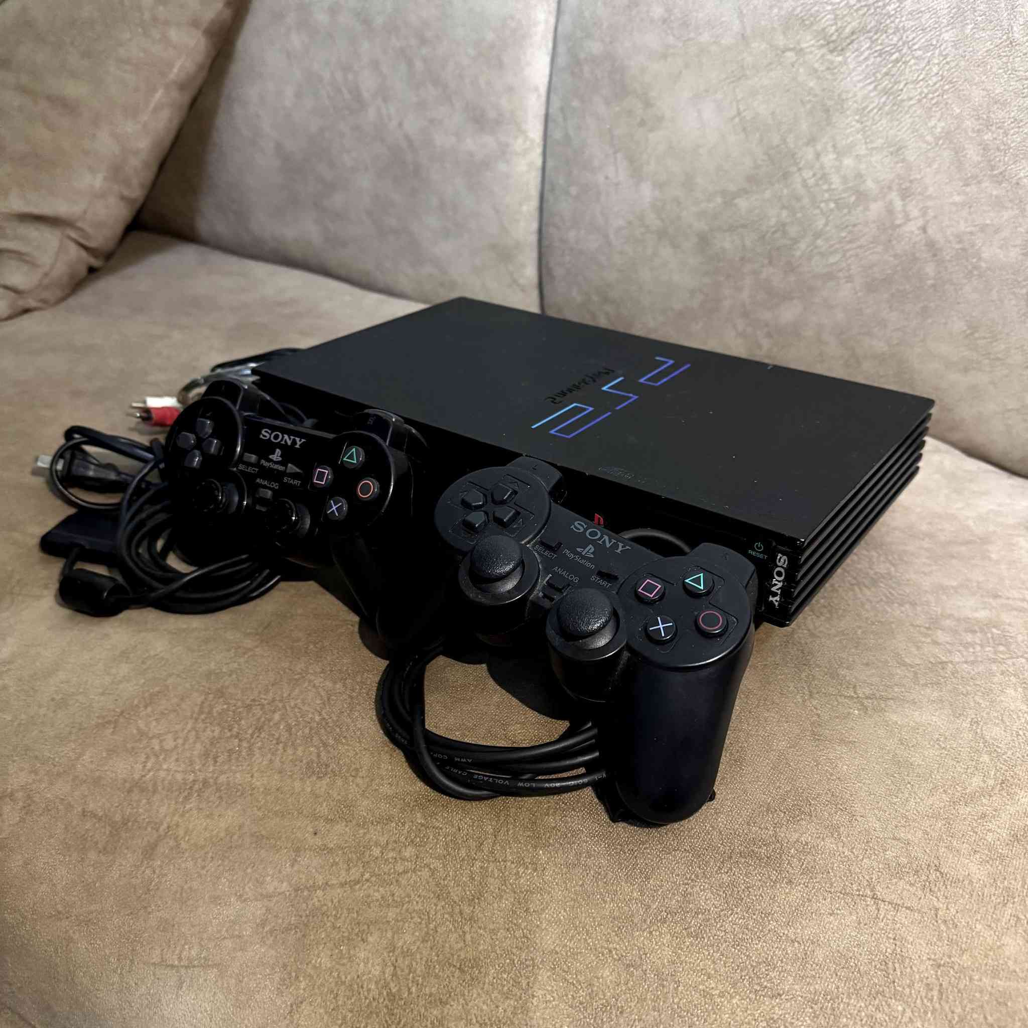 ✨️للبيع بلي 2 كامل ملحقات✨️ 

مع جوستكين اصلي و تجاري جهاز مهكر ماتركس يشغل اقراص اصلي و كوبي يجي ويا 4 أقراص هدية💿 موديل جهاز 5003 PAL تجي عدسة فوول سرعة  
 سعر 60 الف مع توصيل🚛 و بي مجال بسيط


**إذا كنت صاحب هذا الإعلان وتريد حذفه لأي سبب، رجاءا أرسل رسالة إلى الدعم الفني**