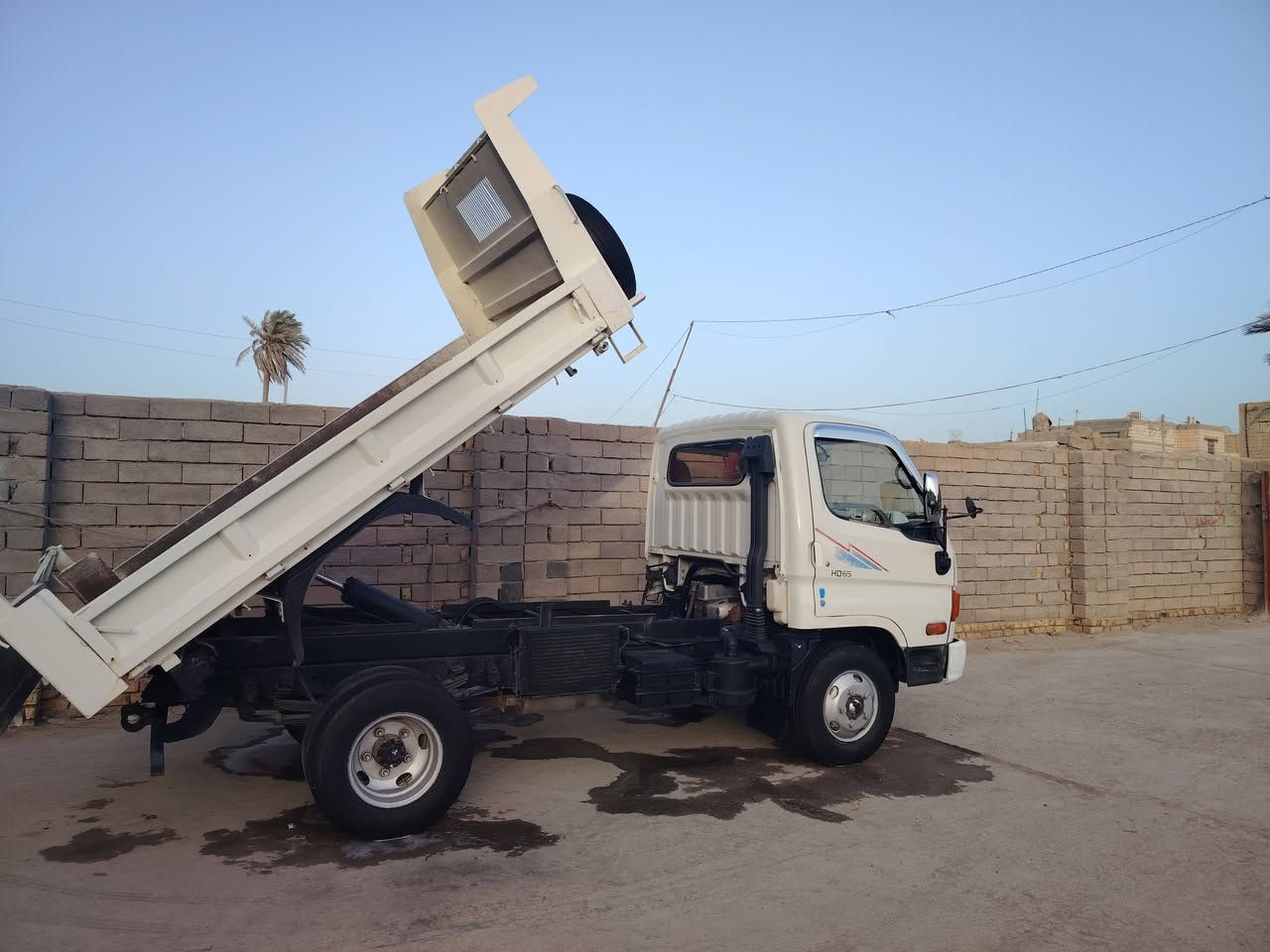 سلام عليكم كنتر هونداي 2011جاهزه لعمل محرك 4000 سوبر بدون نتقيص بسمي السعر 190 وبيه مجال سوق الشيوخ ناصريه ***********
