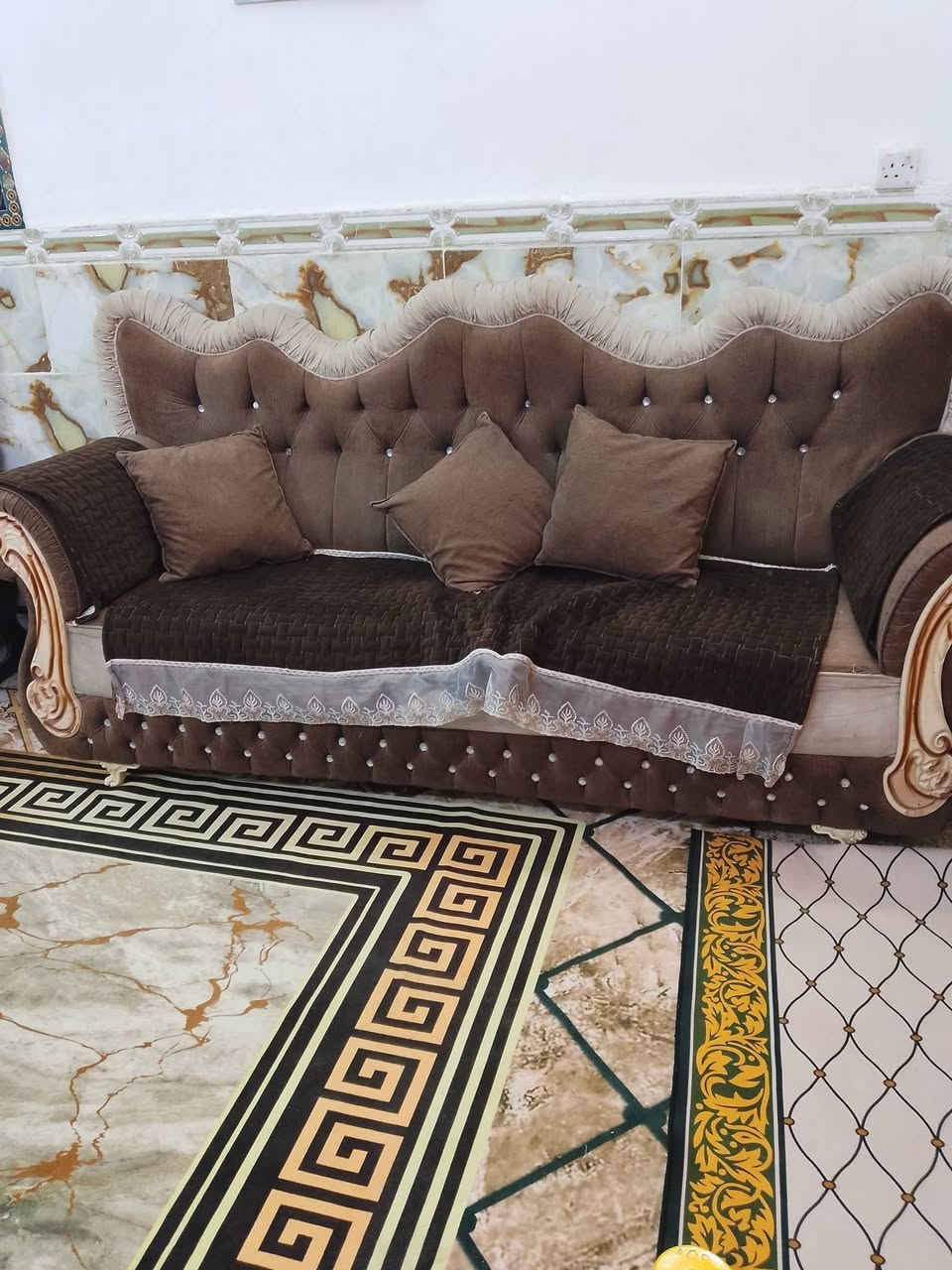 تخم عشر مقاعد للبيع المكان بغداد الدوره ابو دشير مكلف بل نشر ***********
