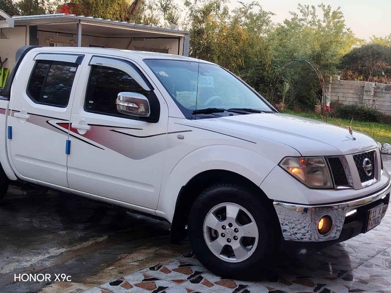 سلام عليكم ليدور سياره جديد مال جناي يتفضل
نيسان نيفاره اتماتيك فئه  (LE محسن) تجي فول سياره
موديل 2009  
🔸محرك وكير اتماتيك بلاديات مرغوبات 
🔸 تحكم ستيرن فول
🔸كامره خلفيه 
🔸مرايات كهرباء تحكم ام الشاره  
🔸تثبيت سرعه 
🔸4 اربياك
🔸تخم تاير حدايد امامي وخلفي جداد ترايه ناعمه سياره 
🔸كشنات عل وضع شركه  
🔸 تدفئة تبريد منضومه كامله ثلج 
🔸حساس امامي و خلفي
🔸 سنتر كامله ريمنوت
♥️ رقم بغداد لوحه جديده    سنويه ٣٠٣١
🌹 سعر 88 ورقه لشراي يتصل بيع فقط 
🔸 العنوان : واسط قضاء صويره 
🔸 للاستفسار  الاتصال بالأرقام 
☎️ *********** 
***********
