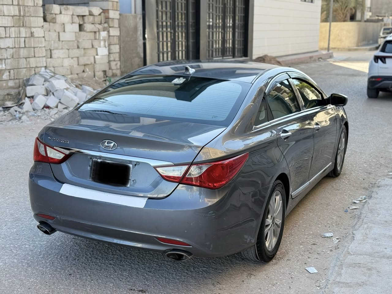 السلام عليكم سوناتا موديل 2011 وارد امريكي فول موصفات  فتحه   رقم بغداد محرك ٢٤٠٠ بيها صبغ ثلاث قطع بدون دواخل سعرها 95  وبيها مجال ***********
