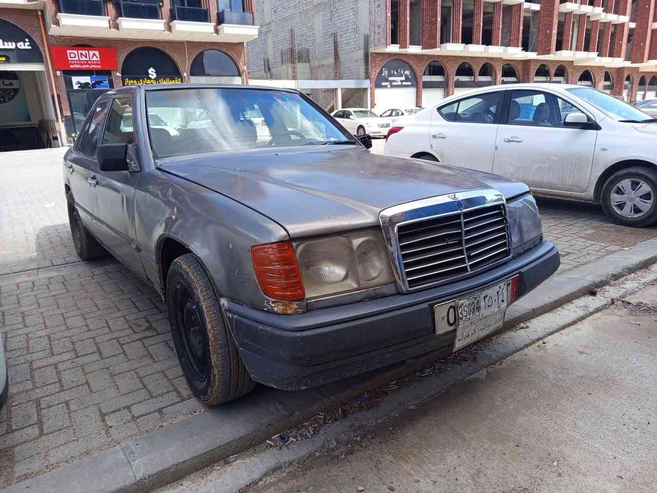 فرۆشتنی خیڕا 
مودیلی 89یە 
مەکینەی بەتەی 2ونیو 
لایتی زیلونە 
4تایەی ویلی  لۆکی لە ژیر 
هەوای گەرمی ئیشەکات 
سپێری هەیە لەگەلە 
سەیارەکە سەنەویە بەشەرت حاسیبە 
سەیارەکە بی نوقسانیە 
گیرو مەکینەی و اکسل بەشەرت فیتەر 
سەیارەکە هی مالی خۆمە 
ئیستا دەیفرۆشم 

مشتەریت لە خزمەتدام تەلەفۆنن بکە 
***********
وتساب ڤایبەری لە سەرە
