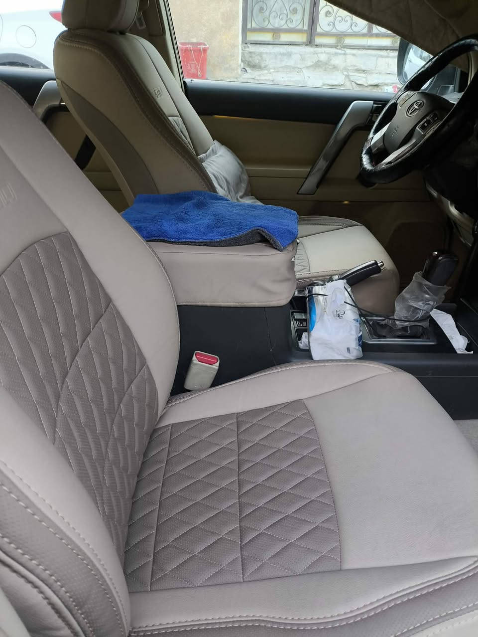 للبيع مكلف بالنشر
نوع برادو موديل 14 لون اسود 
فول المواصفات مكفولة من الصبغ والبارد 
رقمها بغداد محرك  6 سلندر  هزة ورقم جديد  السعر. 330  $   دولار  بصمة وتشغيل عن بعد.  نوع. Vx   أعلى فئة
للتواصل عبر هذا الرقم فقط 
***********
