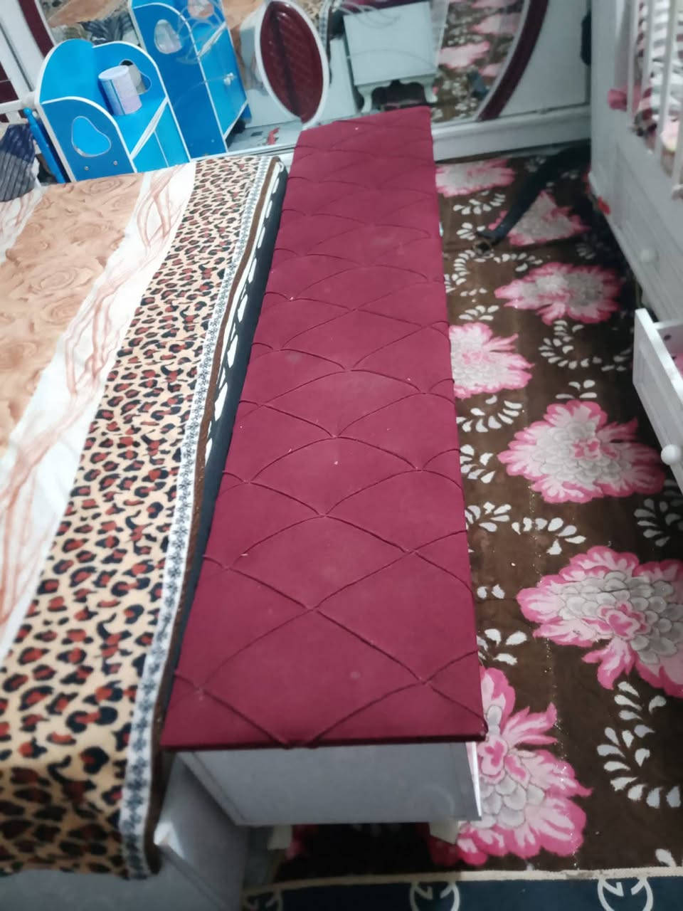 غرفه نوم 11 قطعه سعر 400مكان الحريه
***********
