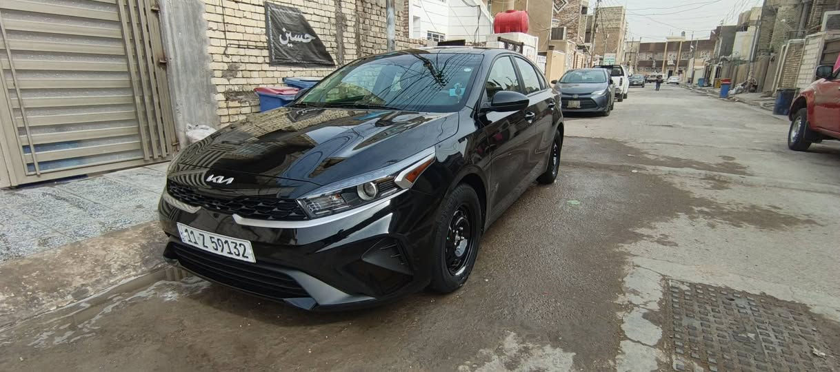 فورتي 24 باسمي رقم بغداد  حادث فقط بارد بدون صبغ وبدون ايرباك  موصفات نص فول ماشيه 22 محرك 2000 دوش مكان بغداد استفسار اتصل ***********
