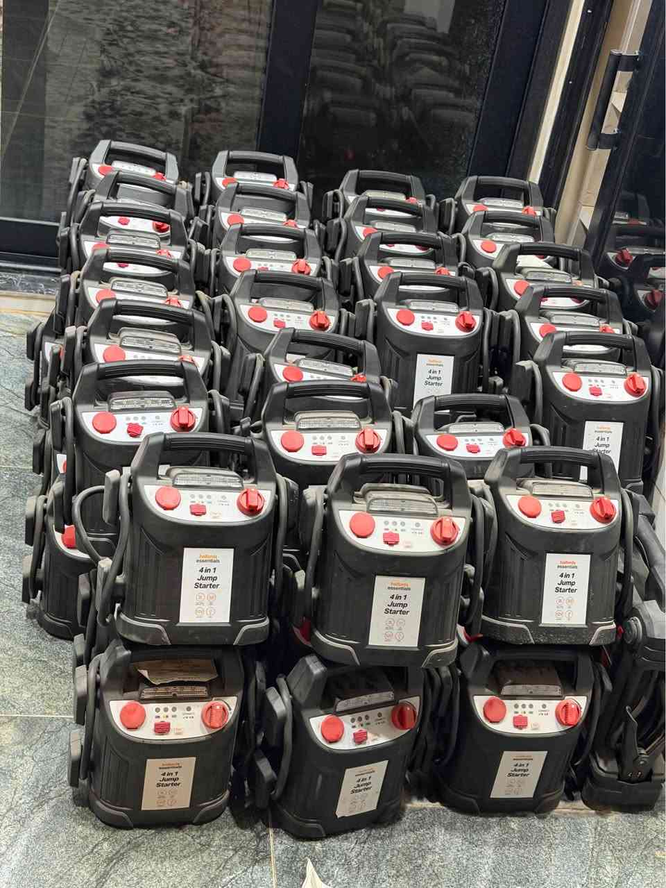 للبيع جتل ماركه المانيه  موديل 2025 باتري 100 بل 100 تكدر 10 مرات او اكثر تسوي جتل سيارات زغار كبار هم باوربانك تشحن بي ادوات كهربائية مثل موبايل تشغل بي كولوبات او غير شي عنوان اربيل موجود جمله مفرد سعر مناسب 100 الف دينار اكوتوصيل كل محافظات مع شكر دقدير  *********** واتساب موجود أربيل, العراق
