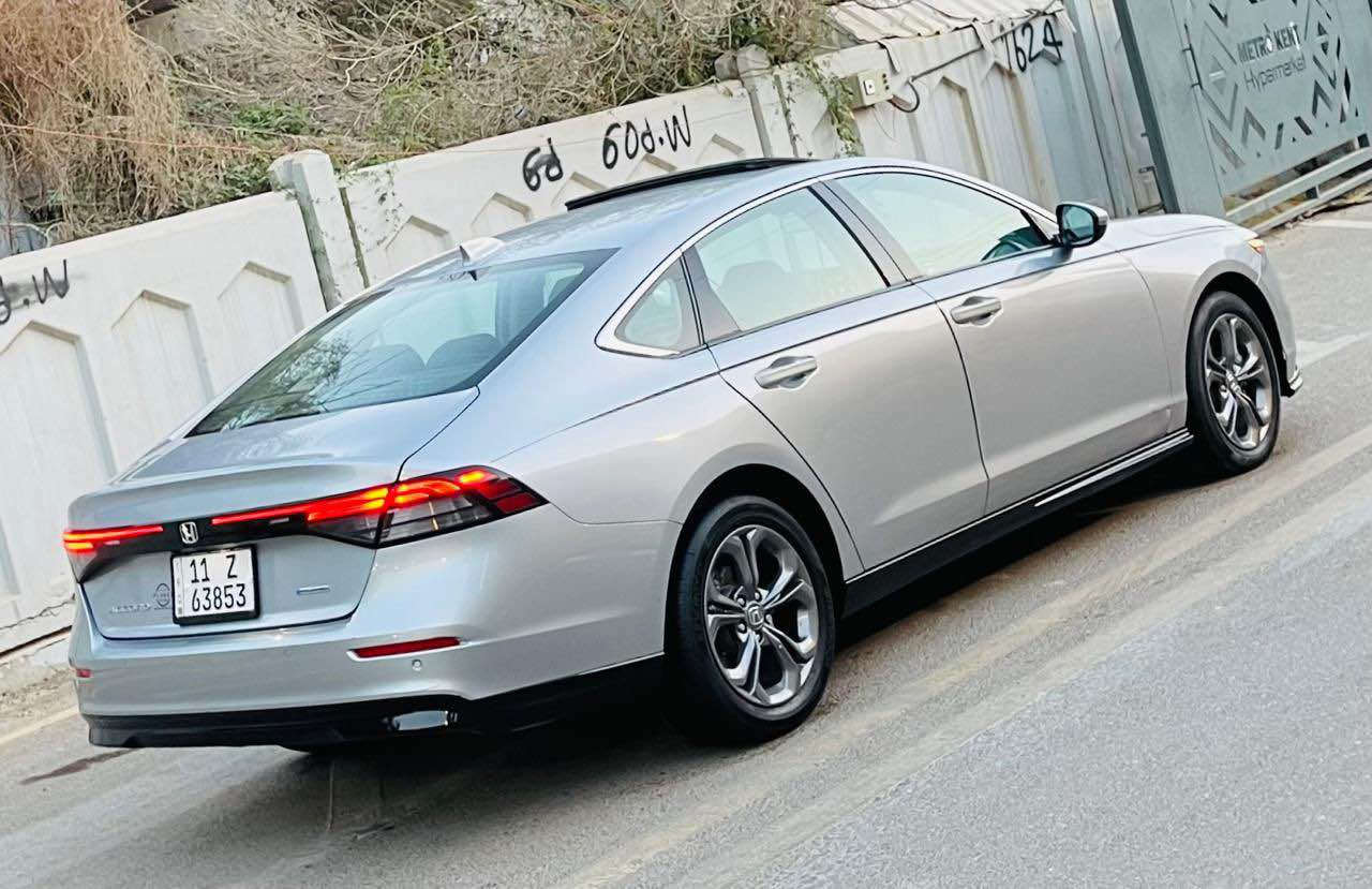 هوندا اكورد exl موديل 2023 هايبرد بدون صبغ بارد بسيط جداً بلبنيد بيها اير باك ومصلح سستم 
 
السيارة ماشيه 37

فول مواصفات 
• مكينة 2000 هايبرد تنفس طبيعي
• كير اوتوماتيك 
• شاشة كبيرة
•فتحه سلايد
• كاميرا خلفية 3 انظمة
• كرسي كهرباء جلد  لون اسود  
• رادار امامي
• مانع تصادم
• محدد مسار 
• تصحيح مسار
• شفتات بالستيرن
• مثبت سرعة
• مانع انزلاق
• دخول ذكي 
• إنارة ترحيبية
• هندبريك كهرباء
• عداد ديجيتال
•لايت عدسات زينون
• نظام اوتو لايت Auto
• لايت العالي زنون 
اوتو هولد للبريك
• تبريد خلفي
• حساسات امامي خلفي 
• حساسات ضغط هواء الإطارات
• أوامر صوتية
• 4 أنظمة قيادة (eco,individual , sport,normal )

السياره وارد امريكي وصور الحادث واتساب 

السعر 198 قابل للتفاوض 

مكان السيارة بغداد / العامرية  للتواصل 
*********** بغداد, العراق
