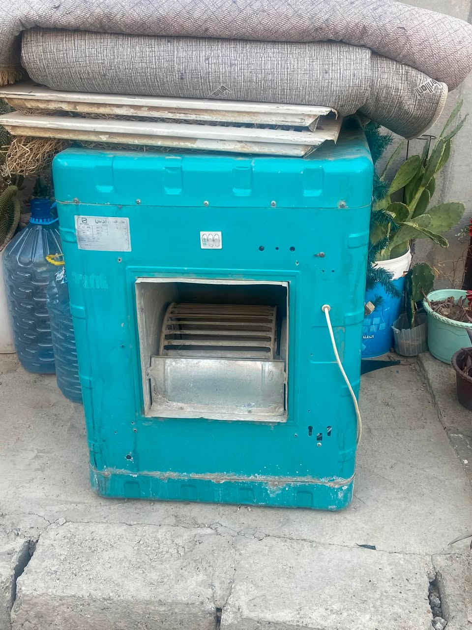 مبرده نضيفه ايعيب مابيه بس يحتاجله واتربام يوصل الميه للحلفات السعر 50رقم ***********
