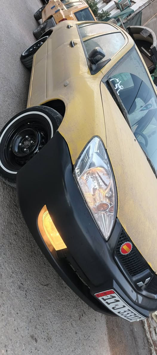 سلام وعليكم لانسر 2010
كير ومكينه تبريد وعقل وضفيره ودشبول كله جديد 
صدر 
تخم تاير خط أبيض 
مكينه,2000
كير أوتو ٦نمر 
حادثها باب مبدل وشخوط بصفحت السايق 
صبغتها بلاديه 
لايت زنون 
الاستفسار  ***********
