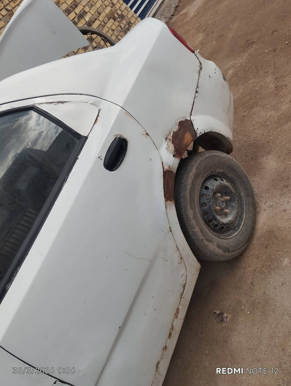 سلام عليكم افيو للبيع موديل 2005 حداديه جديده هل موجود السعر 35 وبيه مجال ***********
