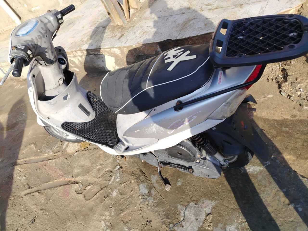 السلام عليكم ،دراجة ماكس منغولي للبيع ما مفتوحه شرط النضافه تجي تفحص وتروح كلها ختم وا
بس بيها خيط  بخار من تشغلها الباقي كله مكفول 
السعر 600 وبيها مجال حك الجيه كلها ختم واحد الدراجه
***********
