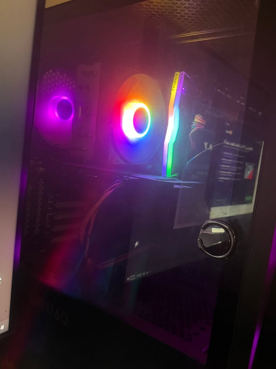 Gpu i5 13400f
Color deepcool ag400
Gpu Asus rtx 4060ti 
M.b Asus B760m
Ram Tforce 16 (2*8)g 3600mhz rgb
M.2 Bullet 1000g 
Psu 600w
Case 4 fan
Monitor 
Lg Ultra Geer gaming
165hz up to 180hz
Ips
2k 1440
27
Free Sync
كراتين التجميعة موجودة
السعر مليون و ٦٥٠
العنوان بغداد 
الاعظمية ***********
