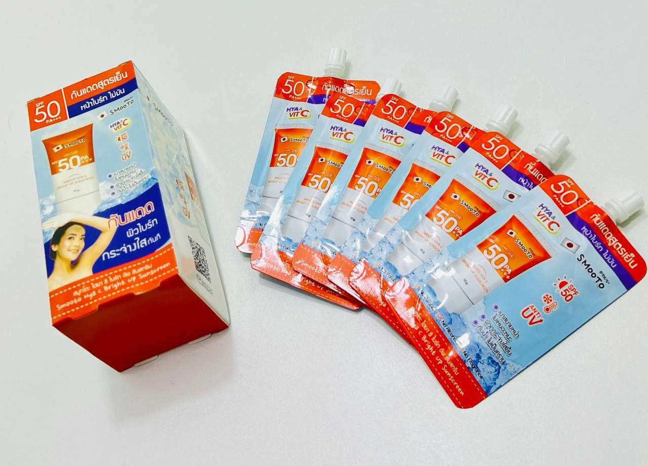 واقي الشمس الأصلي من Smooto 🌞💙
حماية عالية بمعامل حماية +50 SPF ليحمي بشرتچ من أشعة UVA & UVB المسببة للتصبغات والاسمرار 👌
💧 غني بـ HYA + VIT C
يعطي ترطيب عميق + إشراقة طبيعية
🍊 يساعد على توحيد اللون وتقليل البقع
❄️ قوام خفيف سريع الامتصاص
✨ ما يترك طبقة دهنية ولا يسبب انسداد مسام
مناسب لكل أنواع البشرة حتى الدهنية والحساسة 💕
مثالي للاستخدام اليومي قبل المكياج أو بدونه

الباكيت يحتوي على 6 قطع 

سعر خاص
توصيل لجميع محافظات العراق


**إذا كنت صاحب هذا الإعلان وتريد حذفه لأي سبب، رجاءا أرسل رسالة إلى الدعم الفني**