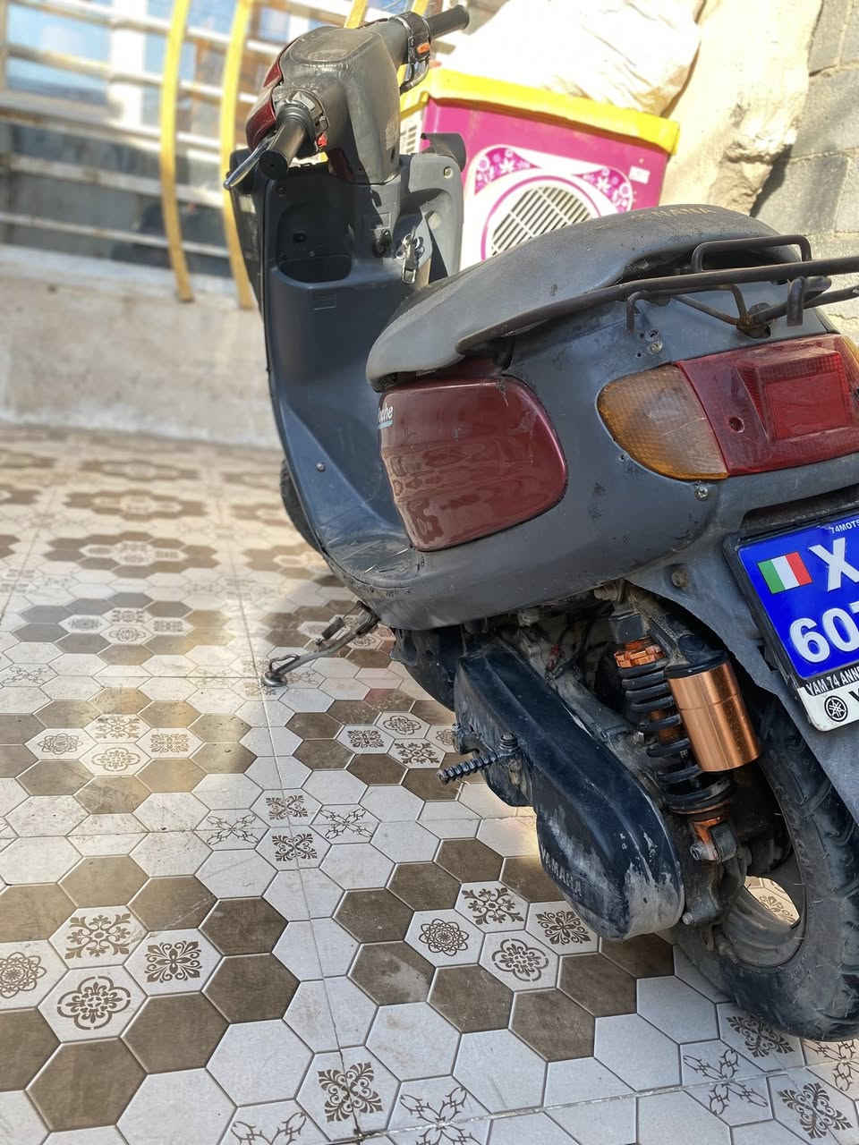 السلام عليكم  دراجه منغولي كلش نضيفه مابيهه عطلات  ناقصه قفل جنطه وبرده ودشلي مال سلف  مفتوحه مره وحده  كشن وكفرات نضيفه للستفسار *********** كربلاء حي القادسيه  السعر ٤٥٠ وبيهه مجال قليل
