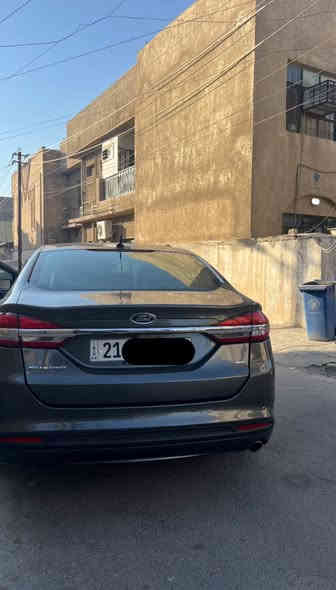 السلام عليكم فورد فيوجن للبيع 
موديل ١٧ 
ماشيه ٧٤ مايل 
كلين تايتل بس صارت بيها ضربه ببغداد بالباب الخلفي عكس السايق موضحة بالصور 
السعر ١٣٥ وبيها مجال بسيط 
محرك ٢٥٠٠
للتواصل و الاستفسار ‭٠٧٧١ ٠٥٠ ٠٤٧١‬
