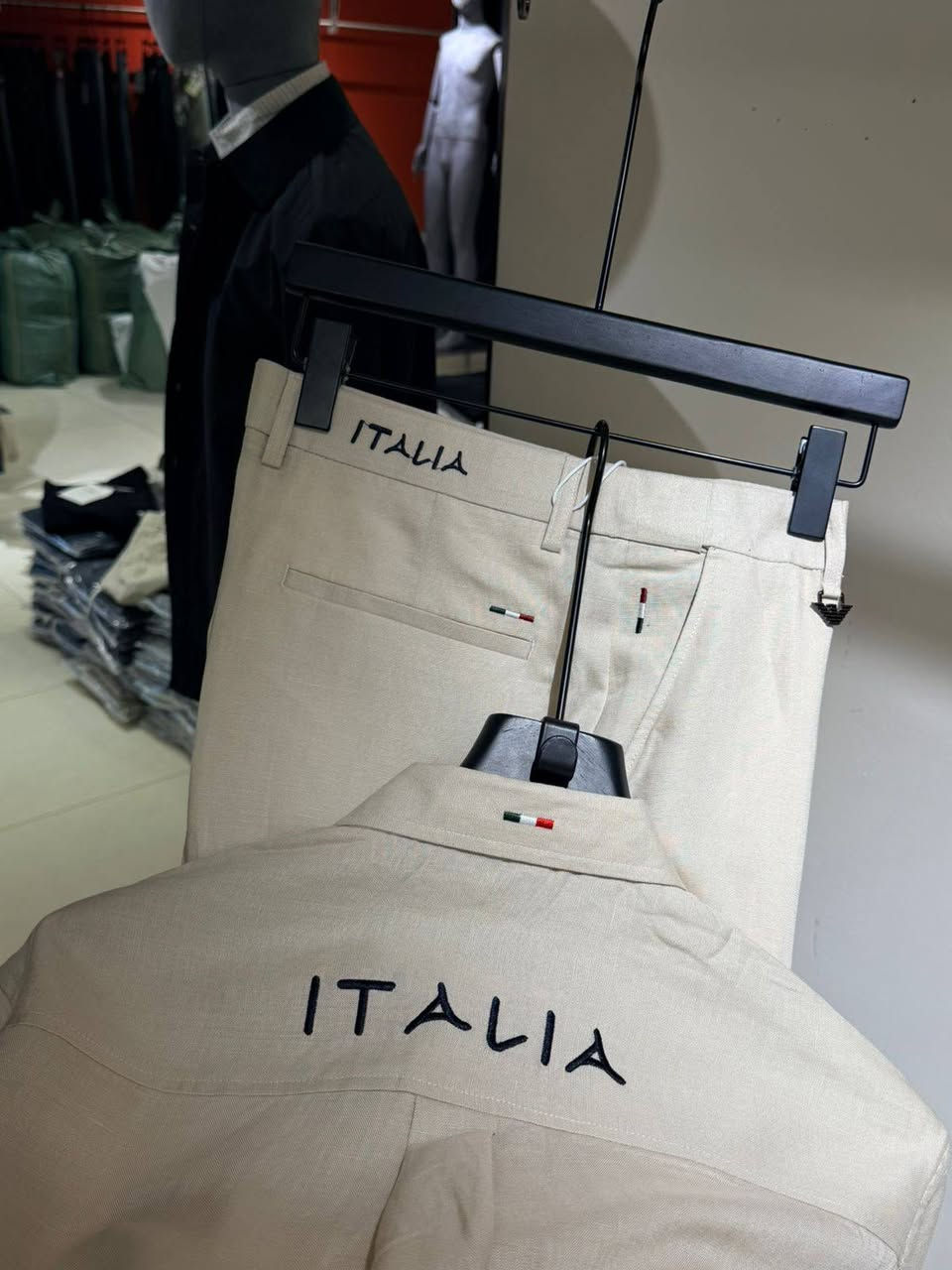 الأناقة مو خيار الأناقة اسلوب حياة 

سوت عيد يمي دمار متوفر ثلاثه الوان 
الخامه لنن اورجينال 
.قياسات M L XL XXL

.للحجز والتواصل دايركت 
يوجد خدمه توصيل لكل العراق


**إذا كنت صاحب هذا الإعلان وتريد حذفه لأي سبب، رجاءا أرسل رسالة إلى الدعم الفني**