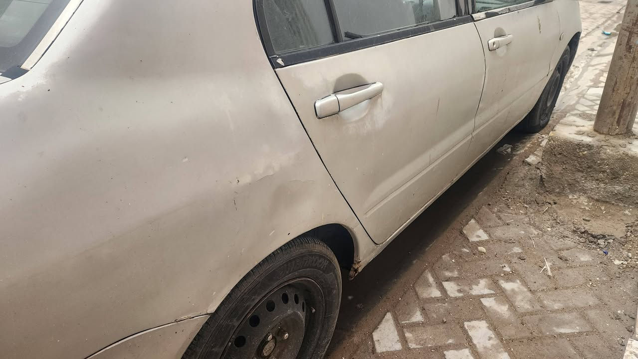 لانسر بومة ٢٠٠٣ وارد امريكي محرك ٢٠٠٠  المرغوب كير ومحرك جيد صدر امامي جديد تخم تاير كوري الاصلي جديد ادامة فيتبم وبلكات ونوزلات كلة جديد تدفئة تبريد نقص صبغ فقط جاملغ خلفي بي تعمير السعر ٦٠ وبي مجال مكان مدينة الصدر  ***********
