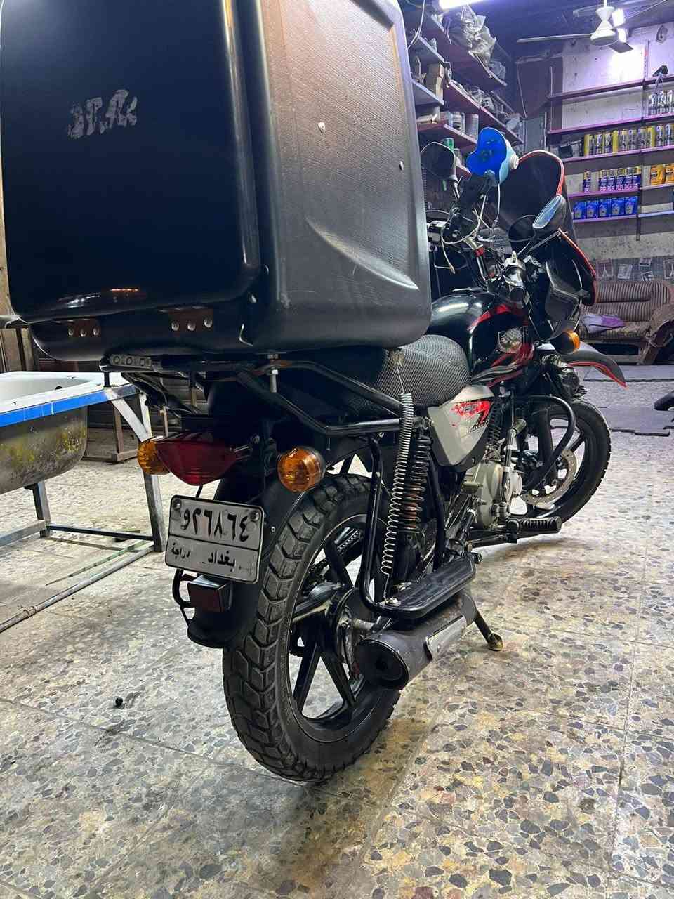 السلام عليكم بوكسر للبيع 22 رقم وسنويه عنوان بغداد مدينه الصدر السعر اتصل ***********
