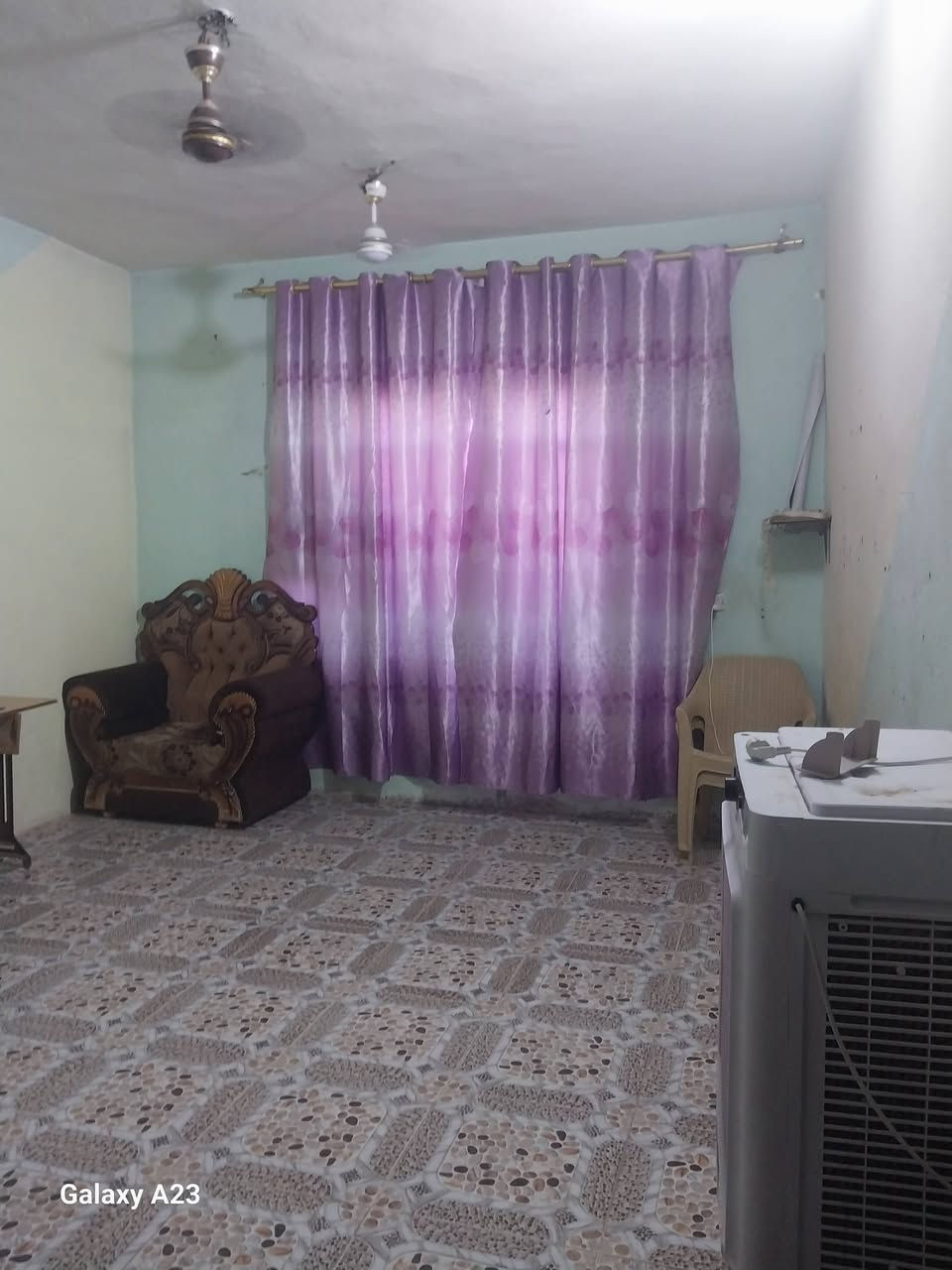 بيت بحي الحكيم مساحته ٢٠٠م نزله كاظم عطوف يتكون من ٣غرف ٢جوه و١ فوك وصحيات داخليه وخارجية و١ فوك البناء واستقبال ومطبخ وهول كبير البناء طابوق السكف صب والسطح اشتايكر السعر ٤٢ مرقم من قبل البلديه طابو زراعي سند ٢٥ للإستفسار ***********
