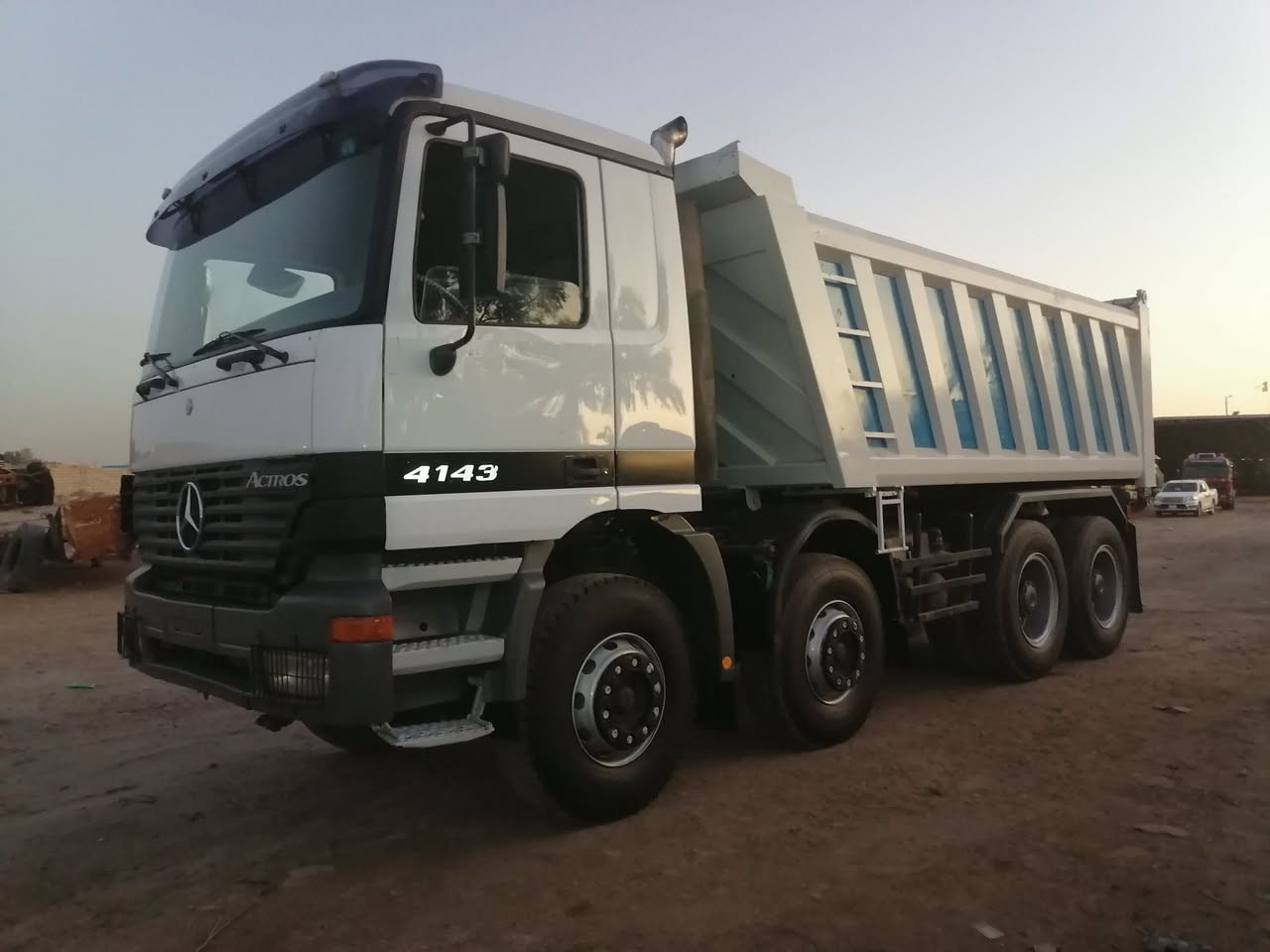 سلام عليكم اكتروز البيع مديل ٢٠٠٢ موديلة إيطالية مكينة ٤٣ شاصي ٤١ مجموعة اجيئف كير فتيس سيارة تخم تاير شاصي قمارة قطرة صبغ مابية اتصال *********** ملاحضة سيارة مارابطة مقطورة ابد
