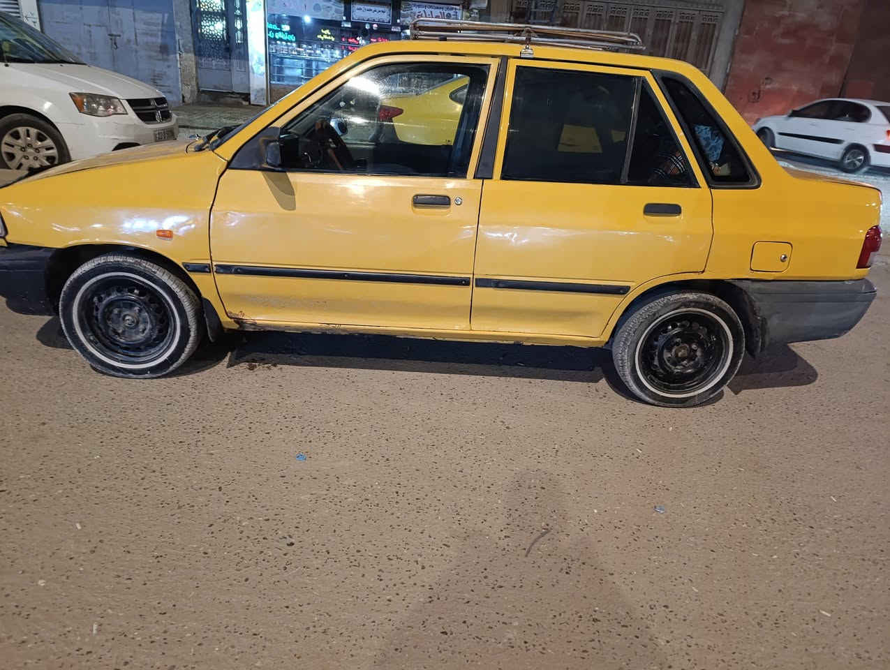 سلام عليكم سايبه مديل 11رقمه بابل سياره بسمي مصفره هيه وغراما حداديه 50٪كير ومحرك مكفول تبريد شغال  سياره نضيفه السعر 24وبيه مكاني حله  مجال رقم ***********
