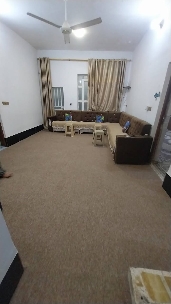 دار للبيع ٢٠٠م زراعي
غرفتين وصاله 
ومطبخ واستقبال 
وحمام داخلي وخارجي 
البناء حجر السعر ٥٠ مليون وبي مجال 
عنوان البيت البراكية شارع المعمل شارع السبيس مكتب بغداد للعقار ***********
