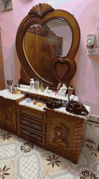 غرفة اخشاب عراقيه للبيع السعر مليون وربع وبيها مجال  07822107857