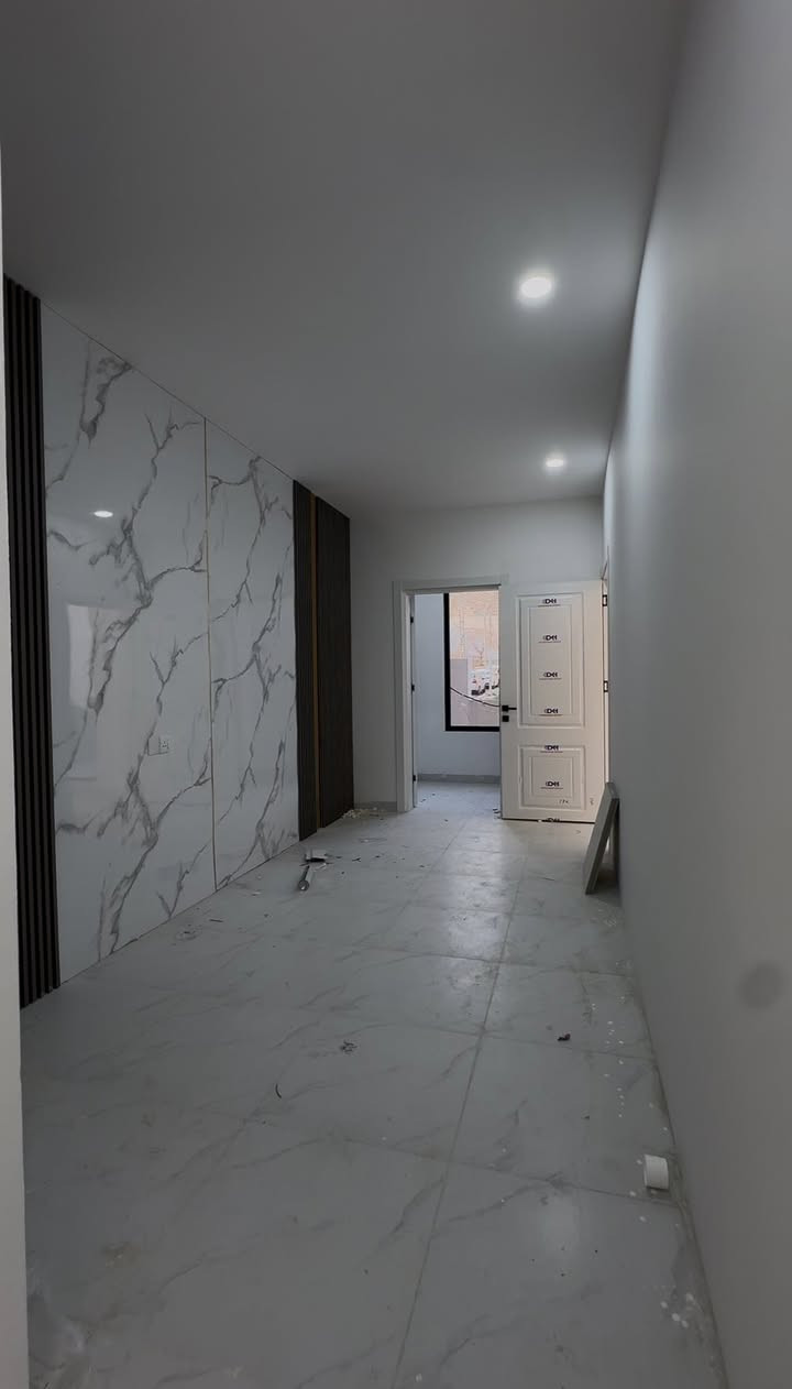 خانيه كي 150 متر بو فروتنى ل كيفلا

واجيهه شيمال 
مساحه 150 متر
ديزاين مودرين 
سيستم دكته
خانى صفره بكار نه هاتيه 

طابقي ئيكي : 

استقبال / هول / ژوره كا رينشتنى / لينانگه ها سار و گه رم
مشتملات

طابقي دوويي :

سئ ژورين نڤستنئ دوو ژوان شويدن / ژوره ك بو جلك شيشتن

بوپتر پيزانينا به يوه نديئ بكه ن بڤان ژمارا

***********
***********
