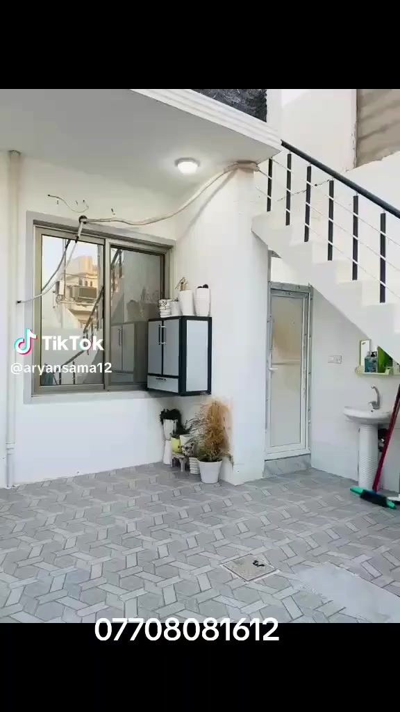 دار للبيع مساحة ١٠٠متر رقم فول كاشي بيت جديد سفر موقع كركوك دروازة على طريق سليمانيه فرع أسواق كوباني 
شراي يتصل ***********
