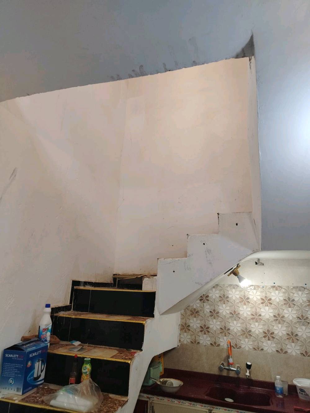 بيت 200متر بل سلاميات قرب مدرسه شارع الضغط كدامه خدمات 