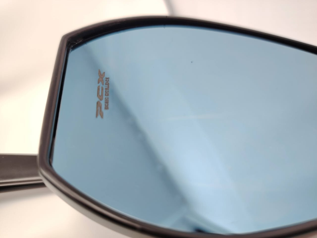 اسلام عليكم 
 مري #PCX ((حديد بلكامل )) ✅
♦جامة مضلل ازرق :-صُممت  لتقليل وهج المصابيح الخلفية القوية وأشعة الشمس، مما يحسن الرؤية الليلية والنهارية 
♦بزاوية 360 درجة🔧
للاستفسار خاص او  واتساب  او 
***********
او *********** 
 العنوان/بغداد/البياع/مقابيل قاعة اسطنبول 
*يوجد توصيل لجميع المحافظات
