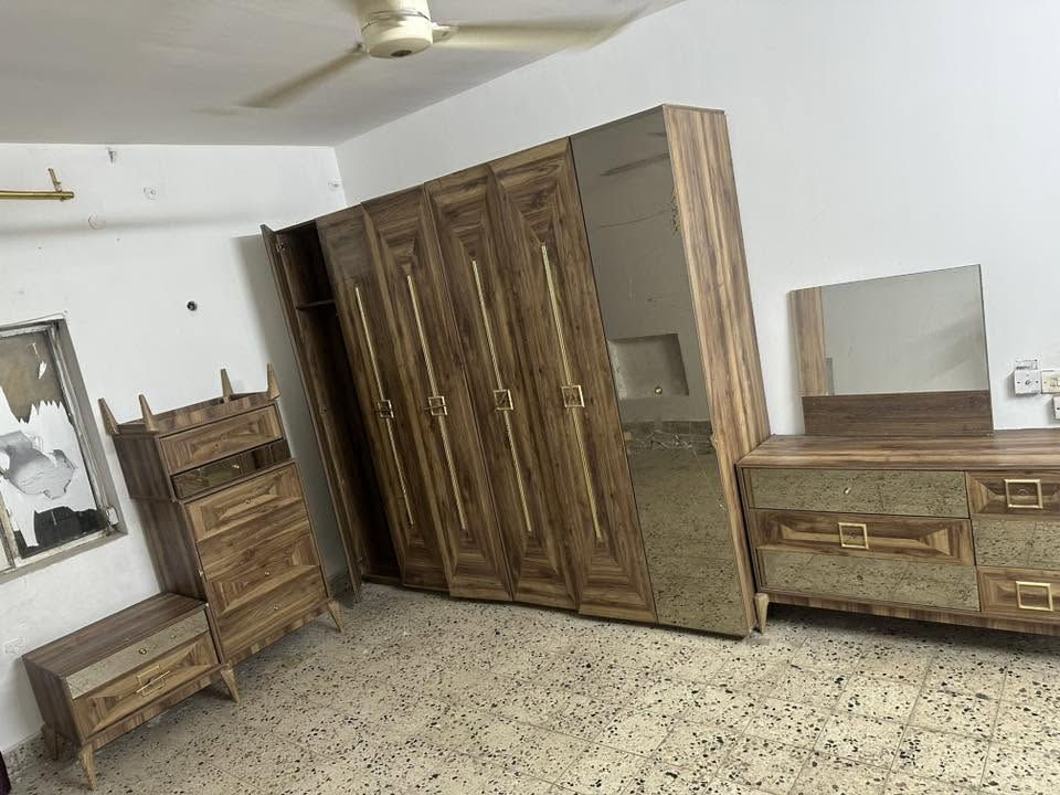 غر نوم بيه مستعجل قييم واخذ مكان بغداد السيدية 

***********
